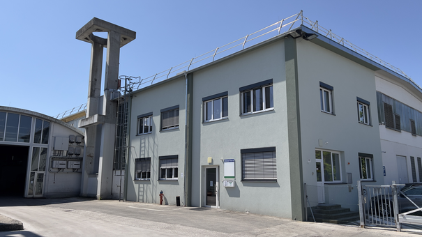 Gewerbefl&auml;chen mit Hallen und B&uuml;rofl&auml;chen im Gewerbepark K&uuml;hnsdorf