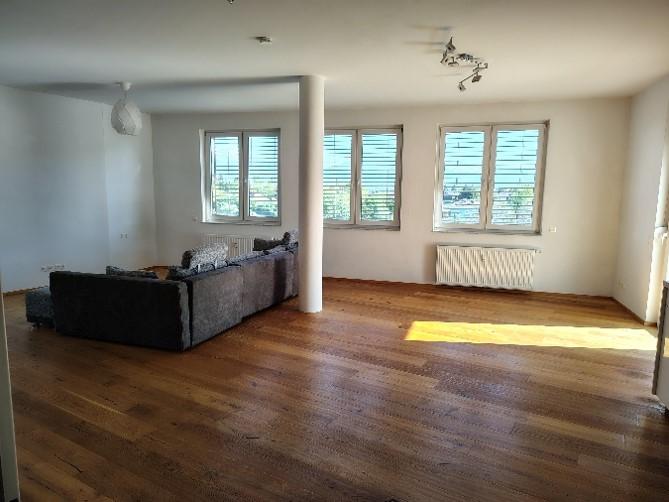 Neuwertige 3-Zimmer Wohnung 88,12 m&sup2; mit Balkon und Parkplatz in V&ouml;lkermarkt - Bild# 2