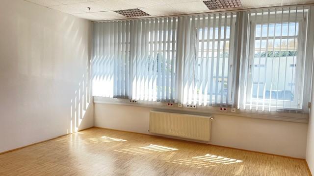 B&uuml;rofl&auml;che 117,95 m&sup2; (3 B&uuml;ros) ab sofort zu vermieten - Bild# 2 