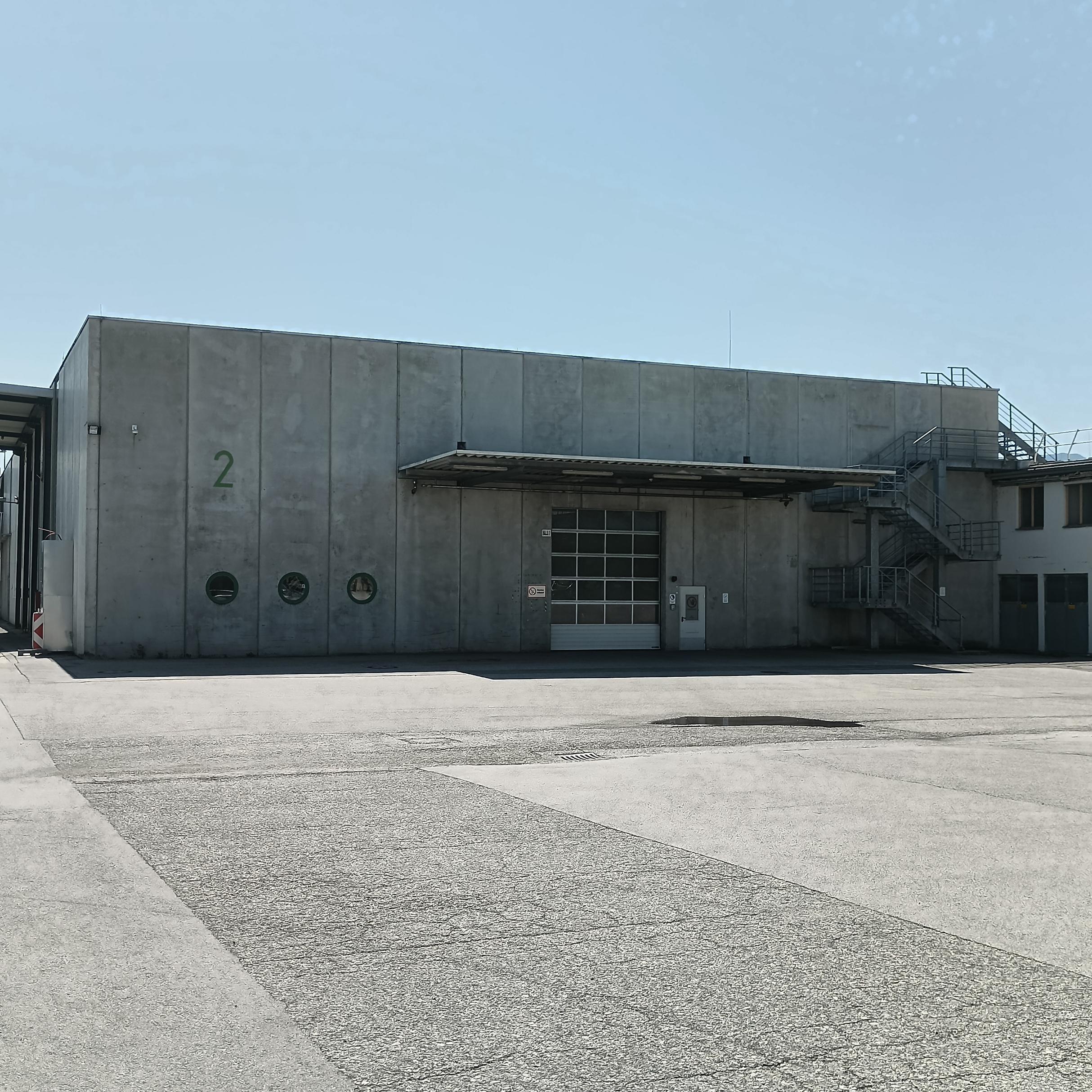 Moderne Lagerhalle mit 2701 m&sup2; und 8 m Raumh&ouml;he ab sofort verf&uuml;gbar - Bild# 1