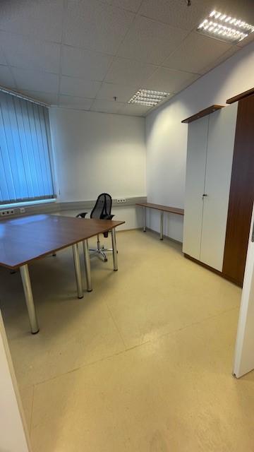 Bürofläche 117,96 m² (3 Eckbüros möbliert im 2. Obergeschoss) ab sofort zu vermieten - Bild# 4 