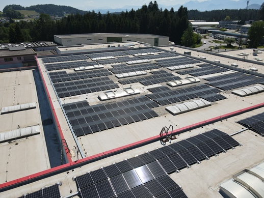 Photovoltaikanlage auf Hallendach im Gewerbepark Wernberg Villach